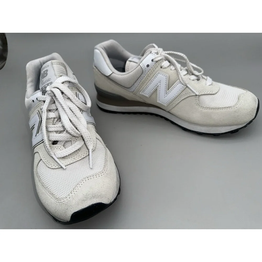 New Balance 574 Classic WL574EVW Ivory Sneakers Womens 9.5 B Suede Mesh Athletic